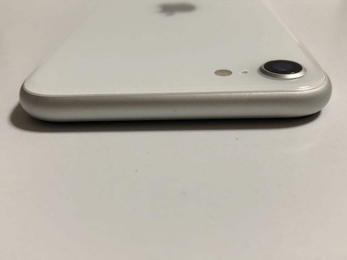 SIMフリー iPhoneSE 第2世代 128GB 88% ホワイト 判定 ○ SE2