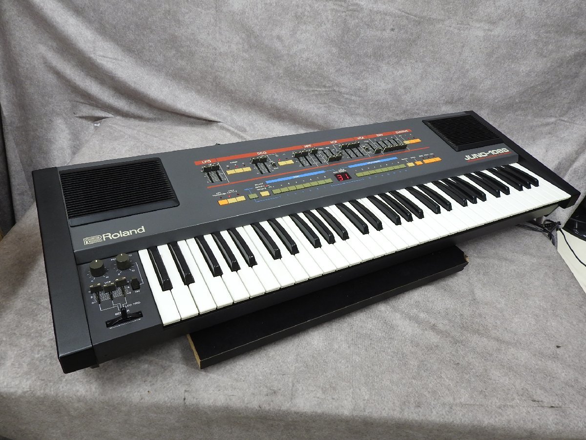 Roland. JUNO-6 動作確認済み 外観美品 ケース、スタンドつき - 楽器/器材 Roland. JUNO-6 動作確認済み 外観美品 ケース、スタンドつき - 楽器/器材