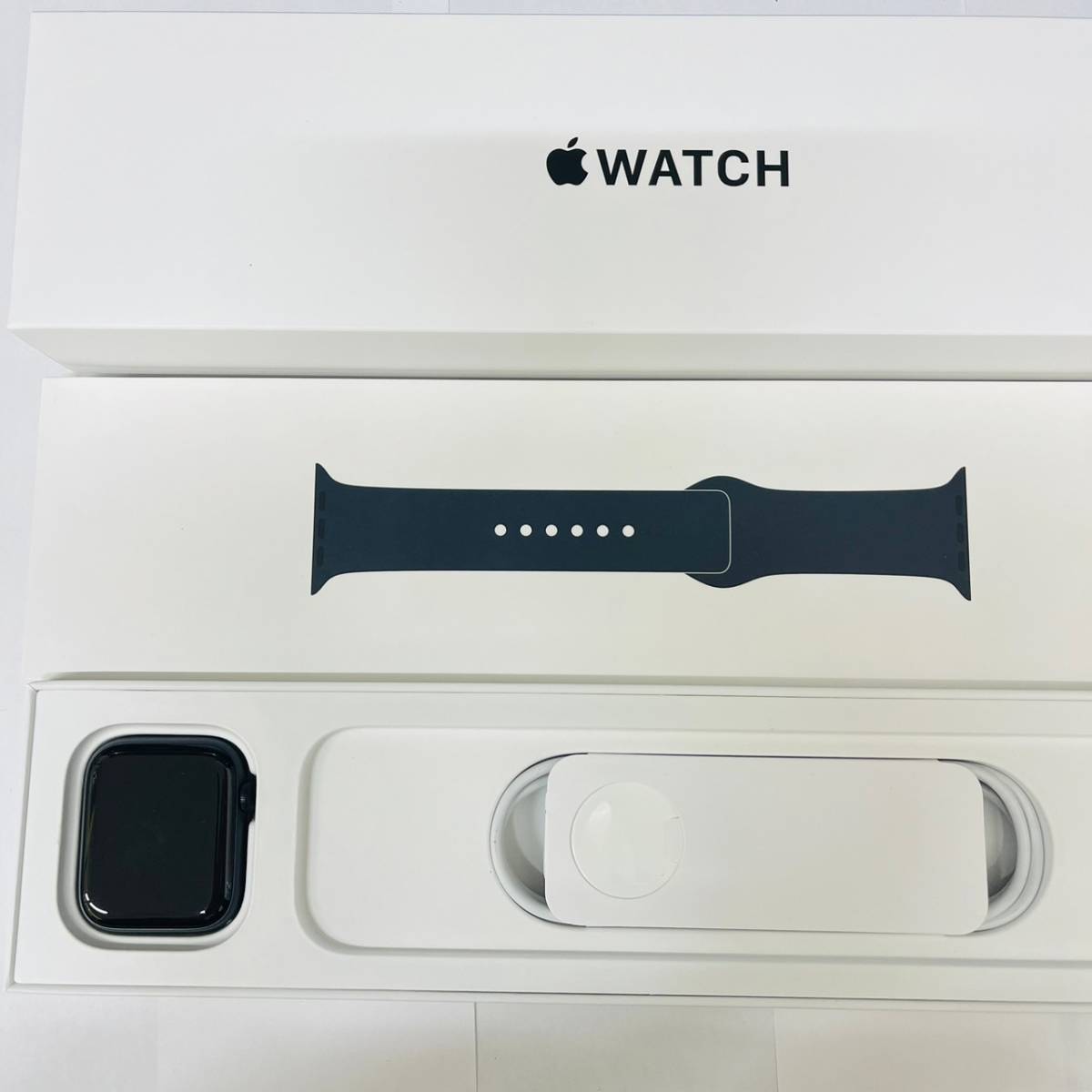 Apple Watch SE 第2世代 MNK03J/A 44mm 未使用-