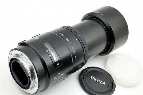 【良品】MINOLTA AF 100mm F2.8 MACRO　SONY Aマウントにも 中望等倍マクロレンズ ポートレートにも クローズアップ 昆虫撮影 花撮影 #2336_鏡胴自体は比較的綺麗です