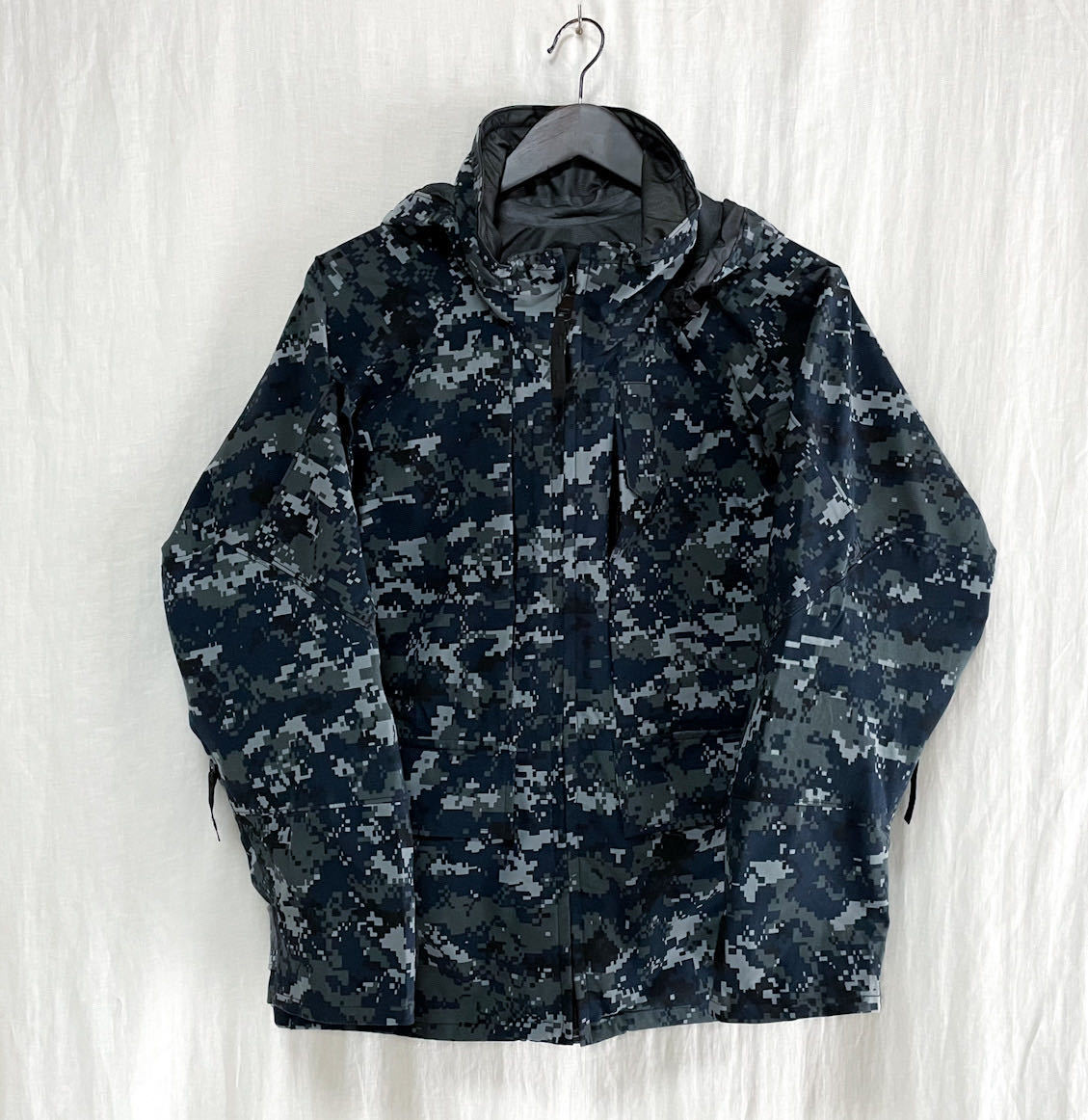 世界有名な 希少 米軍 実物 US.NAVY ECWCS GORE-TEX デジカモ