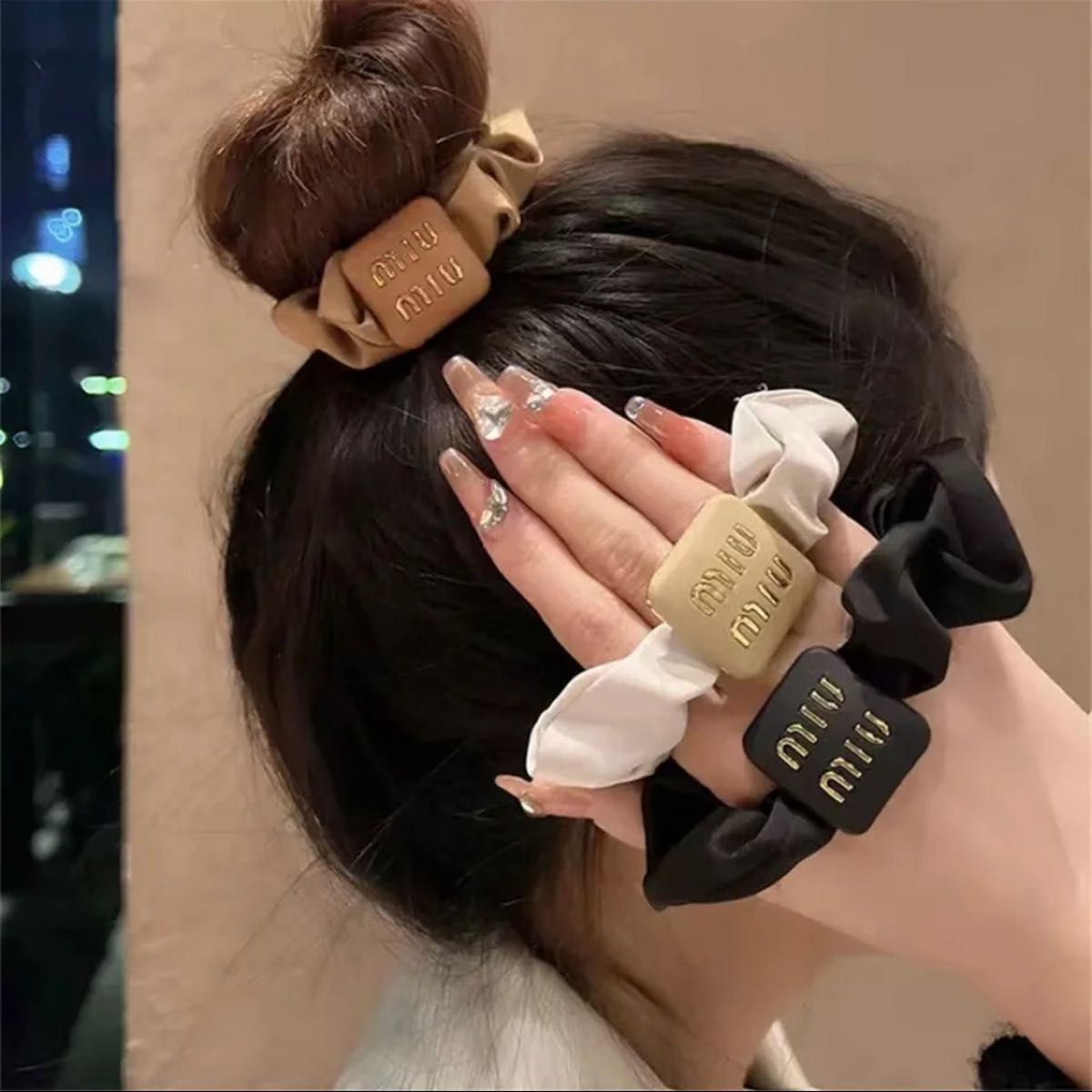 ラスト1個 】miumiu シュシュ ミュウミュウ ヘアゴム ヘア ラスト1個 】miumiu シュシュ ミュウミュウ ヘアゴム ヘア