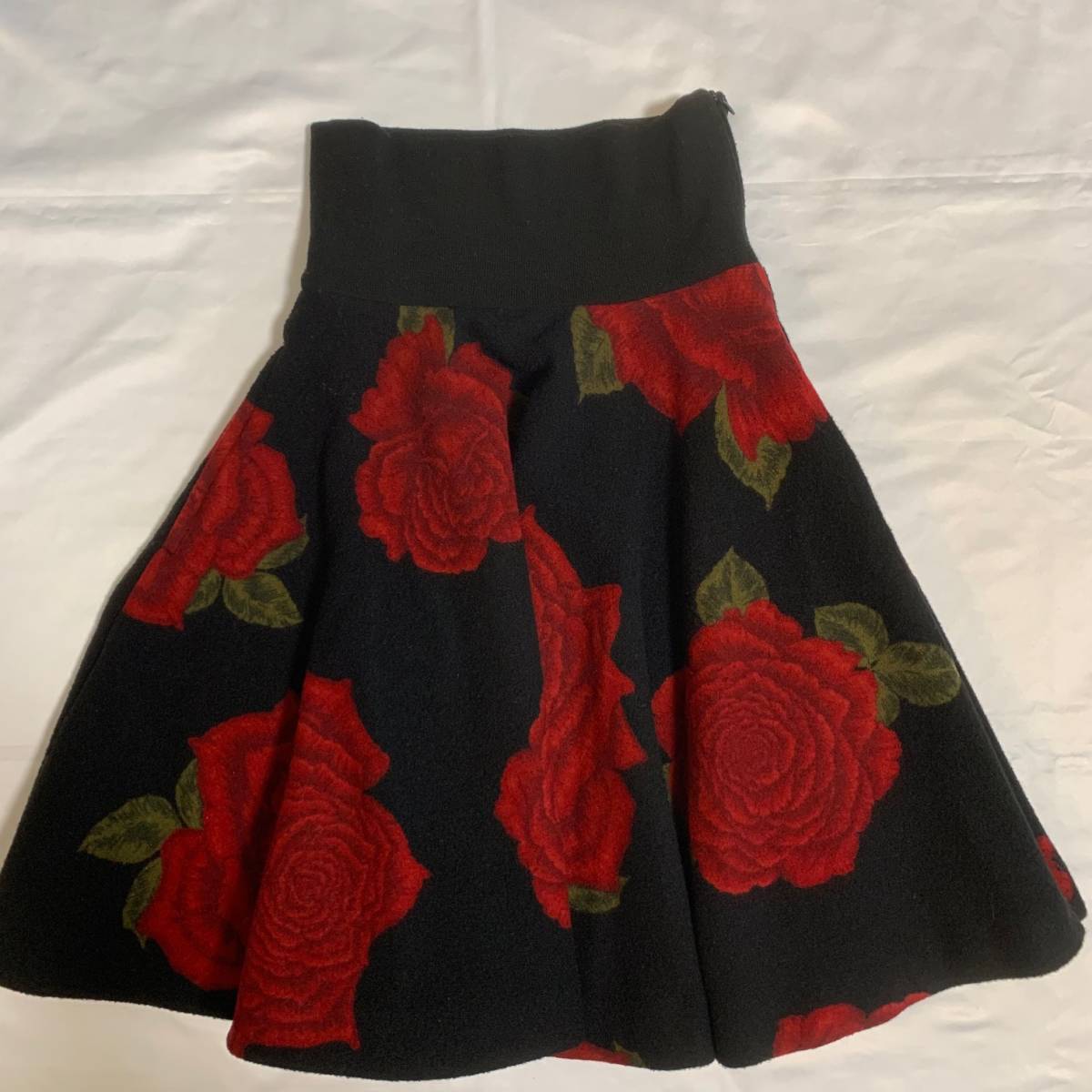 お買得！】 ISSEY MIYAKE skirt バラ 薔薇 スカート アーカイブ ウール