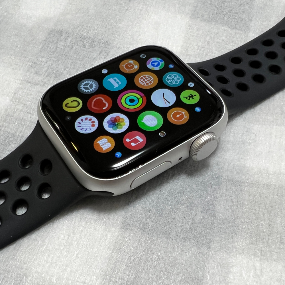 Applewatch NIKE se 40mm 新品未開封ホワイト系時計ネット公式店Apple