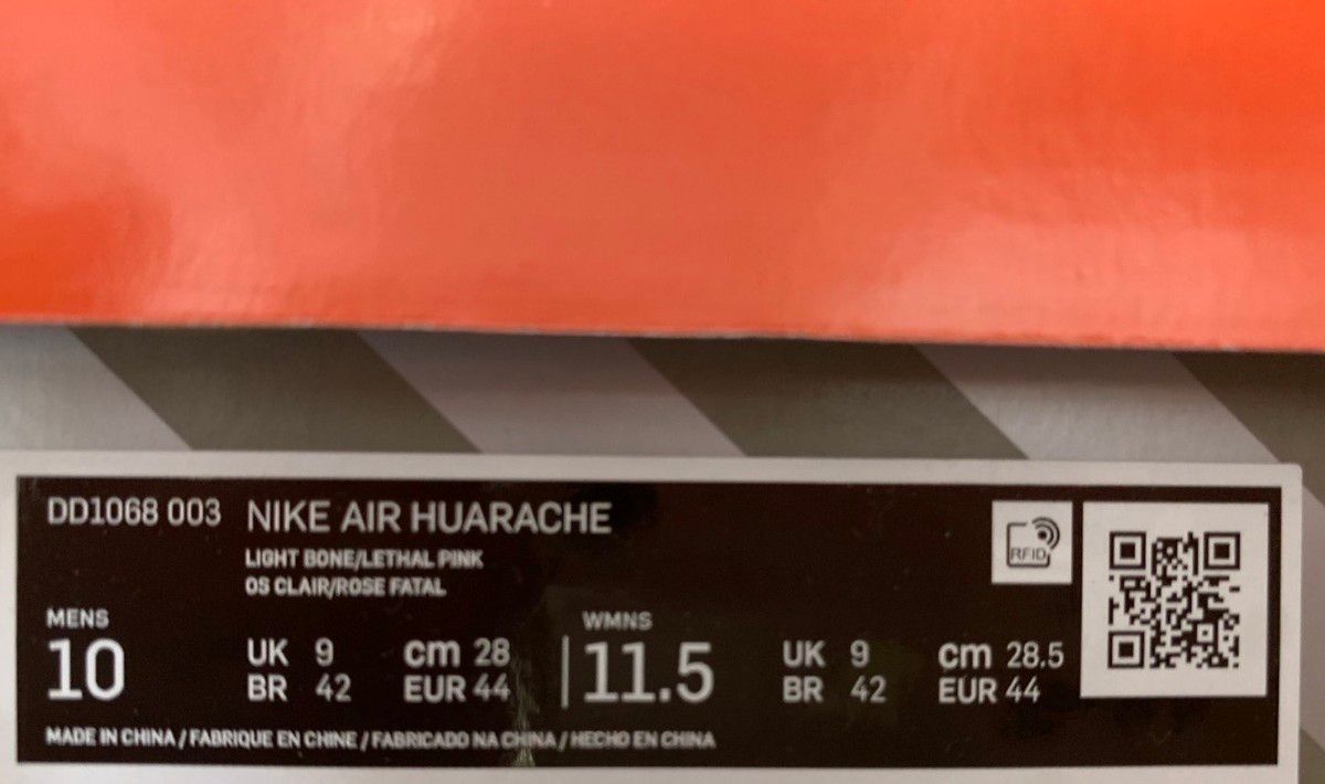 NIKE AIR HUARACHE ライトボーン/ユニバーシティゴールド/ブラック/リーサルピンク28.0cm