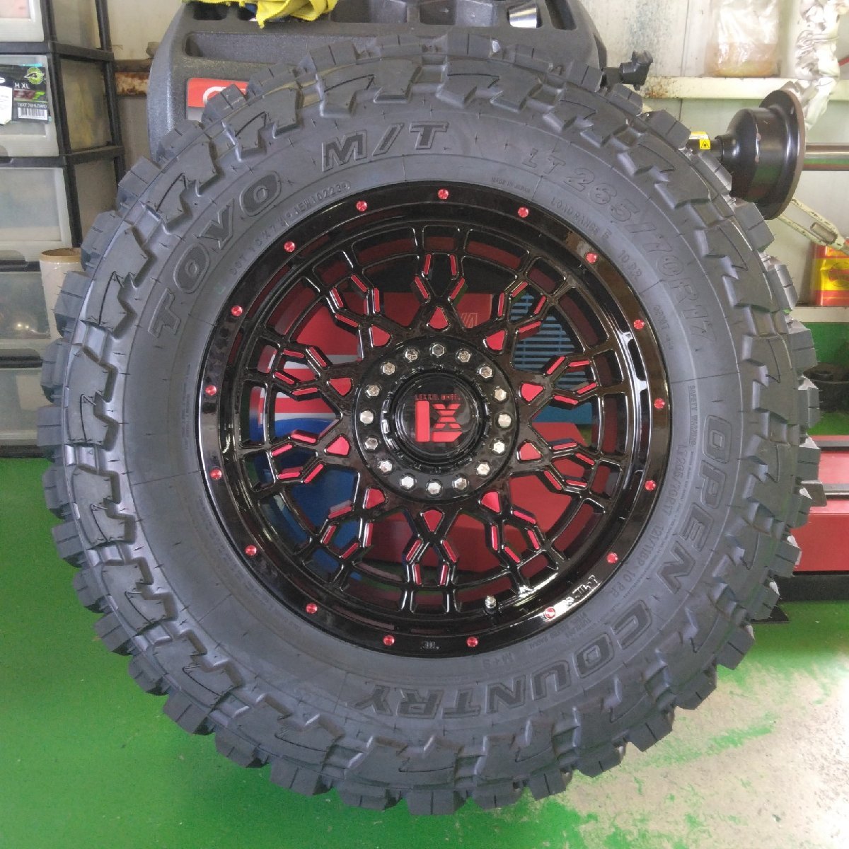 新品 プラド サーフ ハイラックス タイヤ ホイール4本セット トーヨー オープンカントリーMT 265/70R17 LEXXEL PreDator 17インチ_画像7