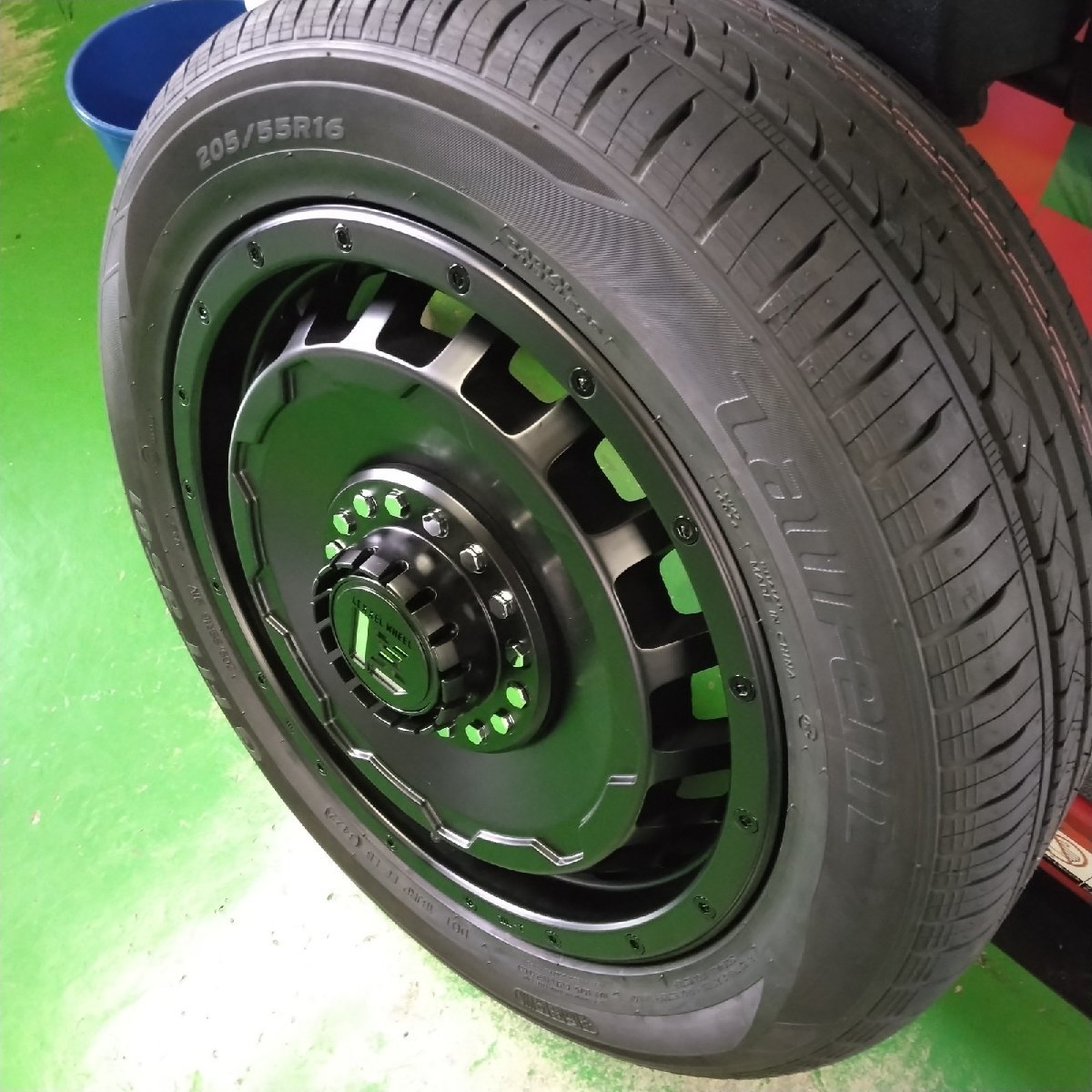 ライズ ロッキー タイヤホイールセット 195/65R16 当社特選タイヤ LEXXEL SwaGGer 16インチ_画像3