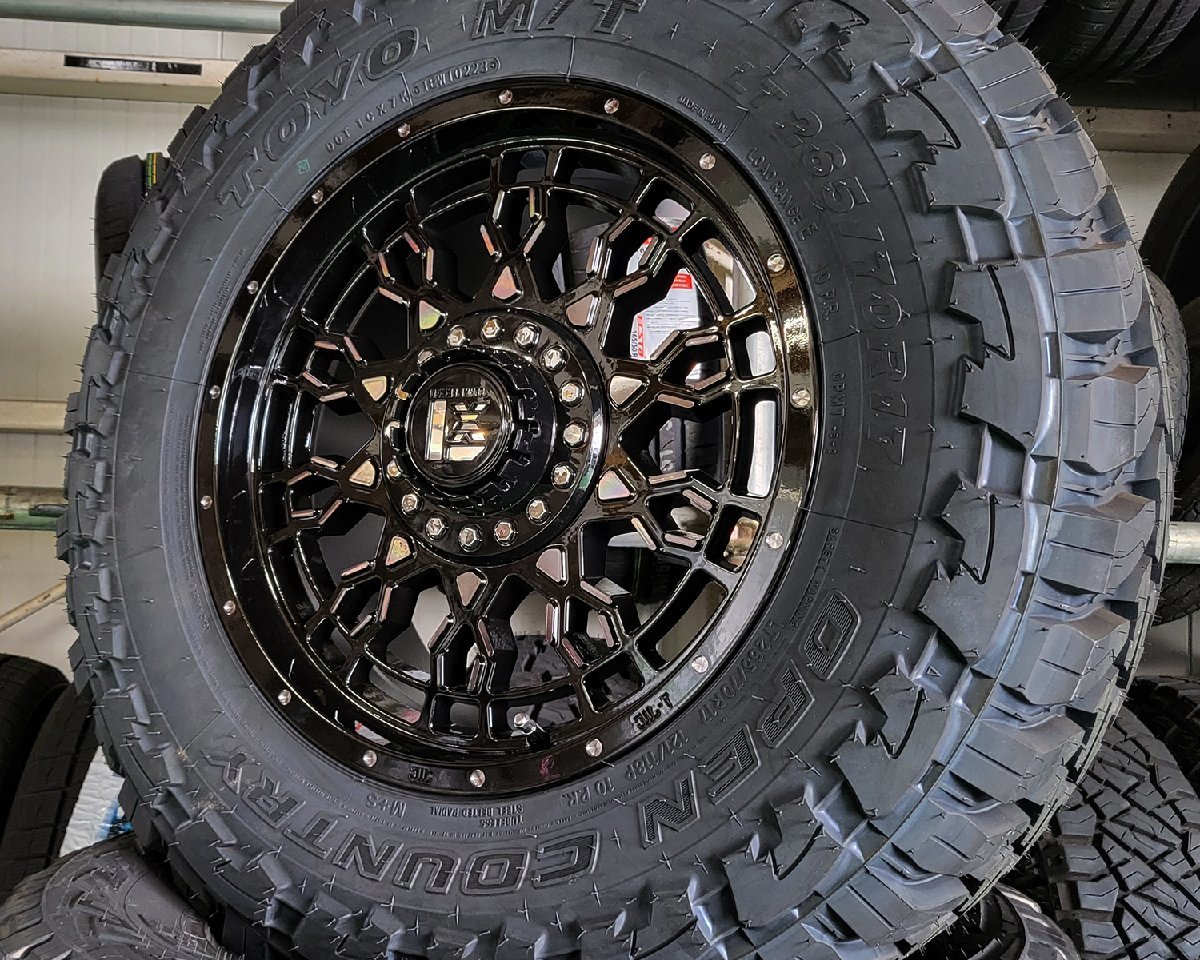 Jeep ラングラーJK JL タイヤ ホイール4本セット トーヨーオープンカントリーMT 265/70R17 LEXXEL PreDator 17インチ_画像2