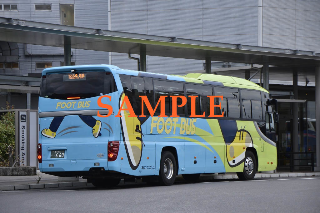 D-19【バス写真】L版４枚　高松エクスプレス　エアロエース　セレガ　フットバス　高松駅_画像4