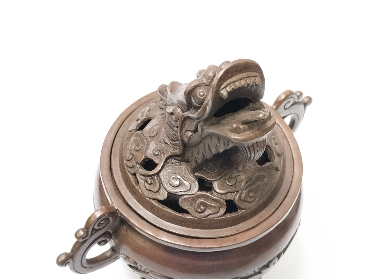 瑞獣三足両耳香炉 磁器香炉 香具 仏具 工芸品 装飾品 美術品 置物 瑞獣三足両耳香炉 磁器香炉 香具 仏具 工芸品 装飾品 美術