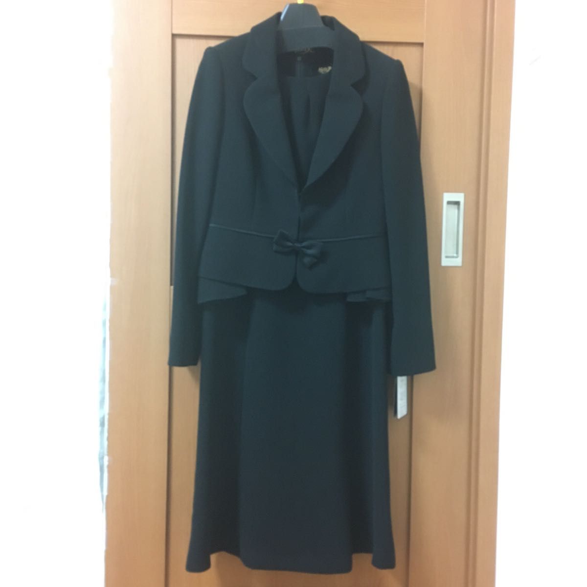 新品タグ付き 桂由美 喪服 ブラックフォーマル 7号 S ジャケット