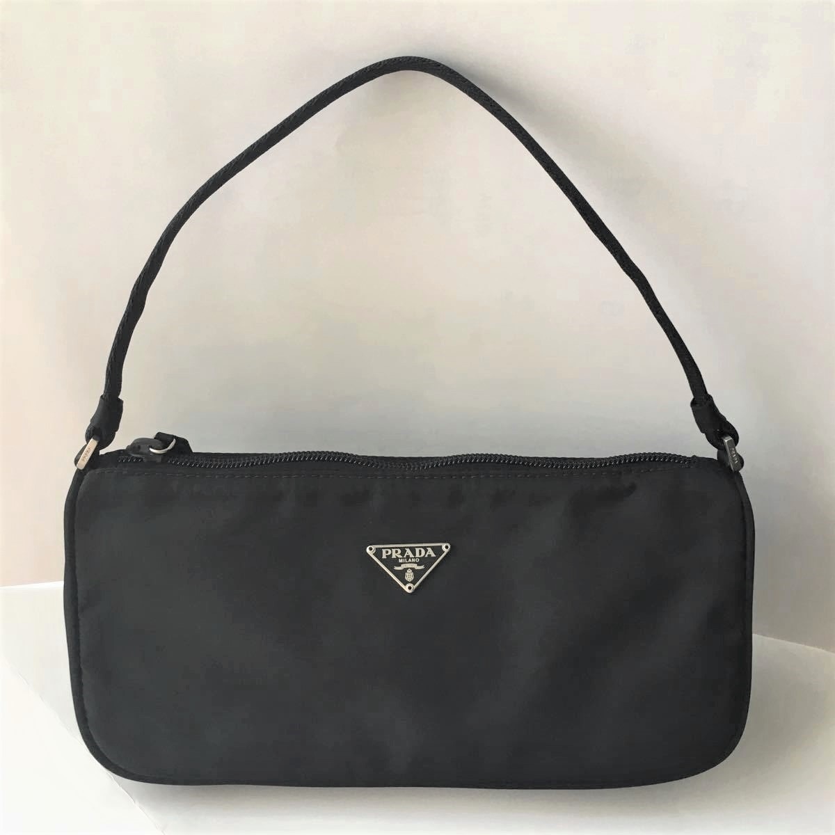 希少品 美品 高島屋PRADAプラダ購入 アクセサリーポーチ MV633 NERO