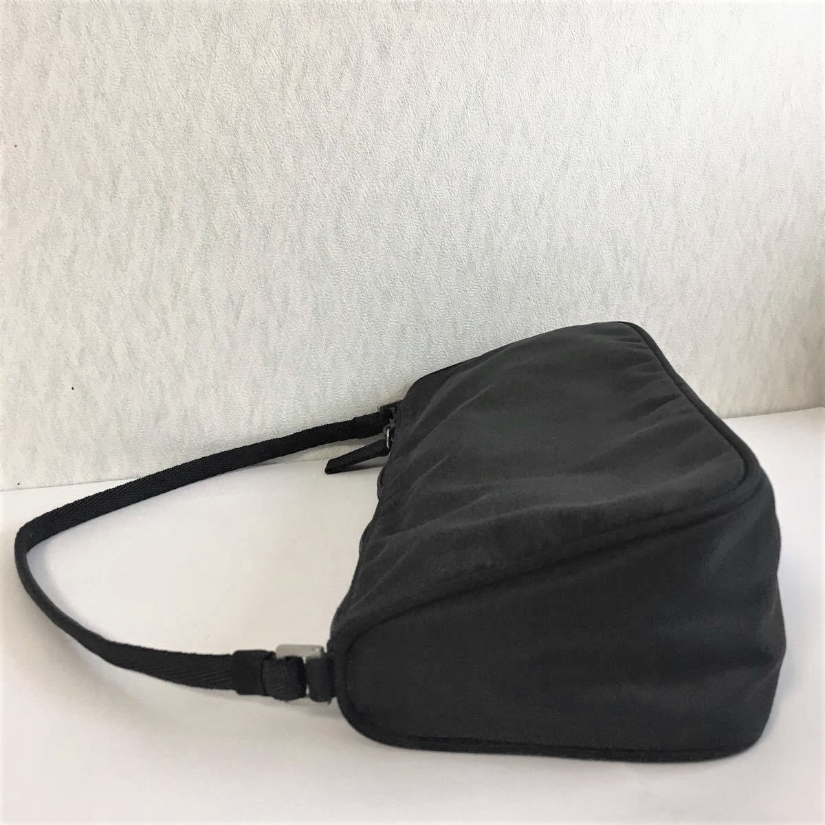 希少品 美品 高島屋PRADAプラダ購入 アクセサリーポーチ MV633 希少品 美品 高島屋PRADAプラダ購入 アクセサリーポーチ MV633