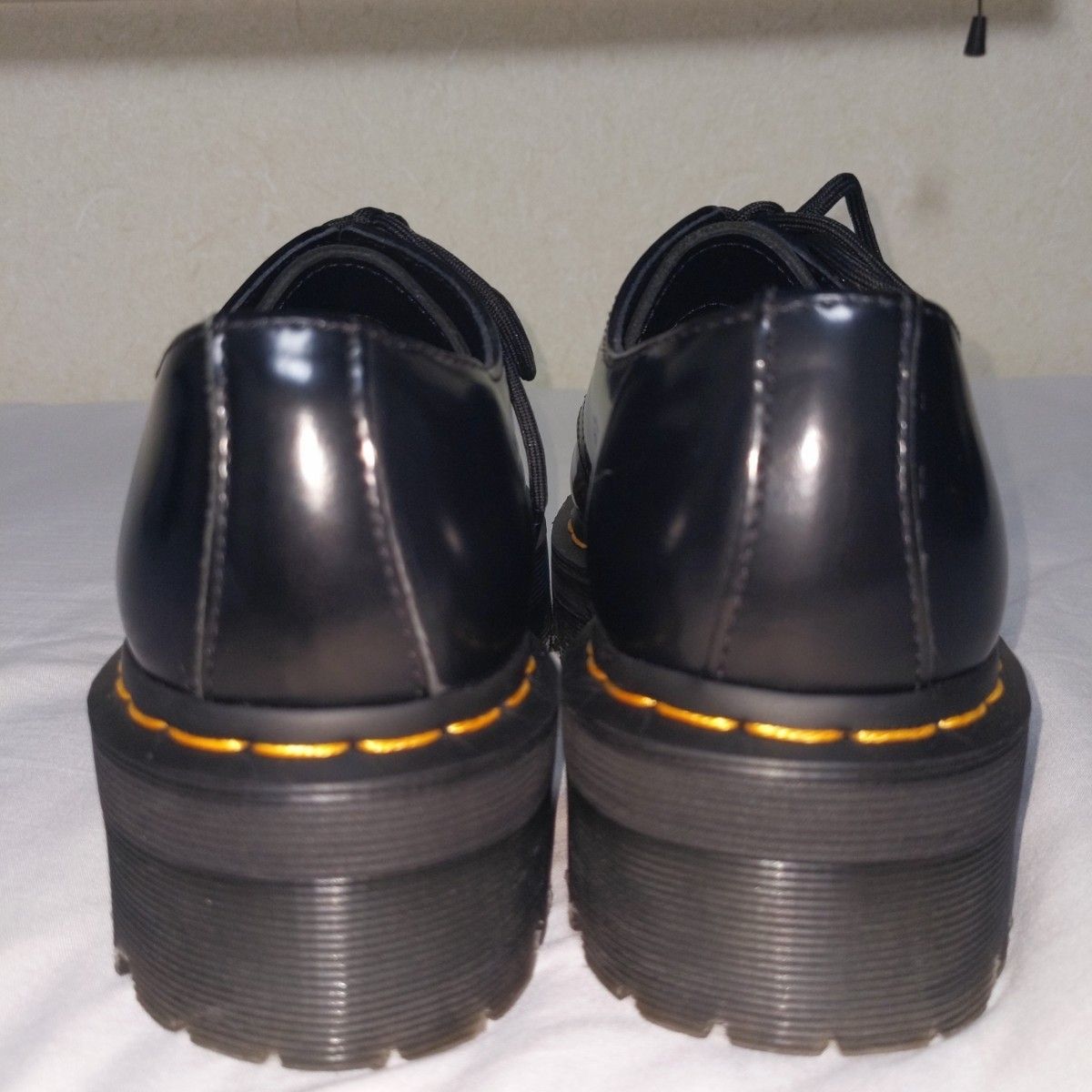 【Dr.Martens】厚底 3ホール イエローステッチ 黒 QUAD 1461