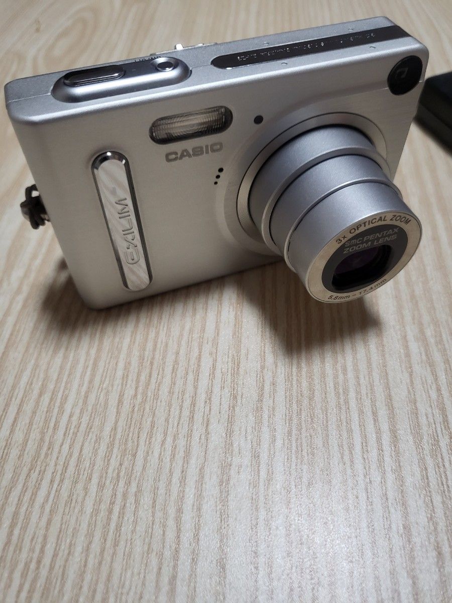 デジタルカメラ CASIO EXILIM カシオ EX-Z3　デジカメ