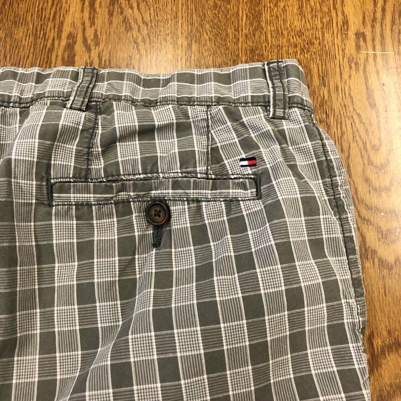 【EE142】TOMMY HILFIGER W32 チェック柄ハーフパンツ グレー メンズブランド古着 トミーヒルフィガー ショートパンツ 送料無料