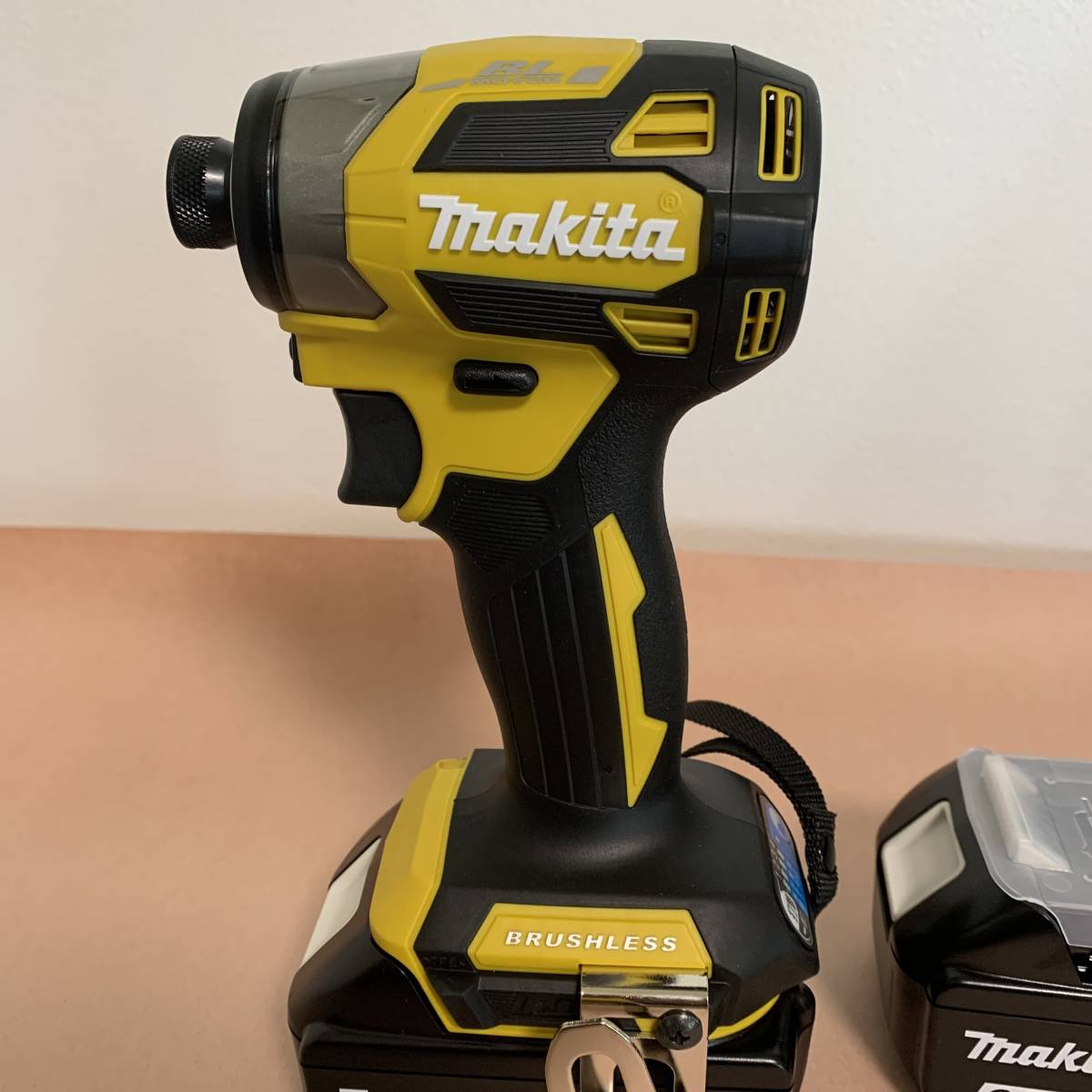 未使用品 マキタ 充電式インパクトドライバ TD173DXFY 18V 6.0Ah