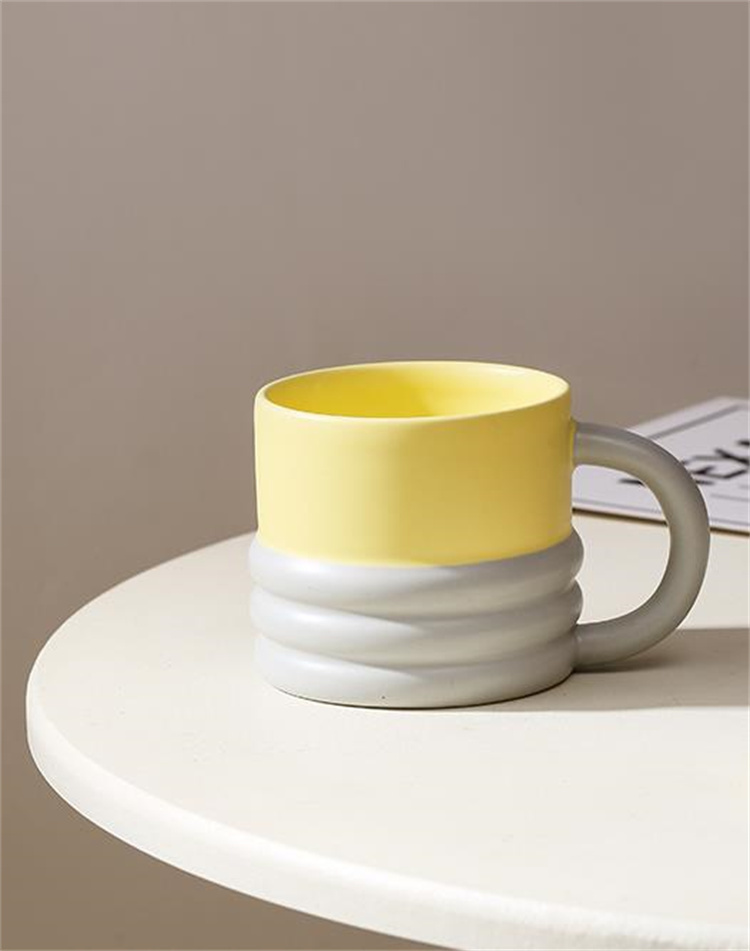 送料無料★個性的なデザイン マグカップ 家庭用 セラミック コーヒーカップ 電気メッキカップ クリエイティブ　2個セット