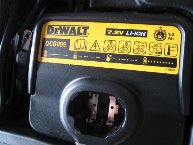 ◆◆DEWALT デウォルト　7.2V 充電式電動スクリュードライバー DCF680G2 　未使用_画像2