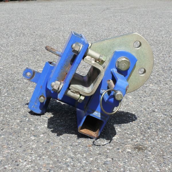 [ Toyama ] Iseki color tractor for one-side . earthenware installation metal fittings Attachment parts parts . rotation type teps beam bracket former of ridge between fields warehouse inside used 