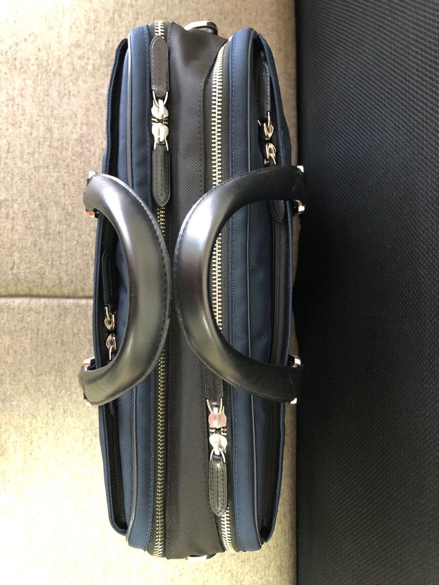 お買得価格 TUMI 68409NYDE 2WAY ショルダーブリーフ 美品