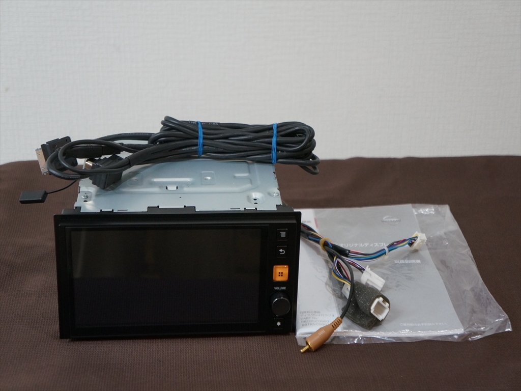Yahoo!オークション - (美品)日産純正ディスプレイ付ラジオ Yahoo!オークション - (美品)日産純正ディスプレイ付ラジオ
