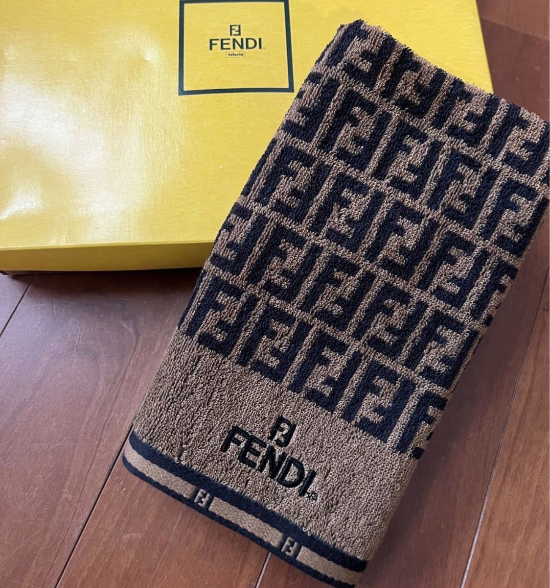 FENDI フェンディ フェイスタオル ズッカ 柄 新品 未使用品 FENDI フェンディ フェイスタオル ズッカ 柄 新品 未使用品