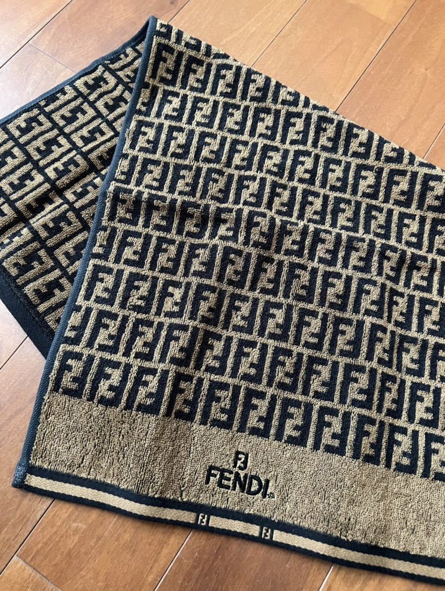 FENDI フェンディ フェイスタオル ズッカ 柄 新品 未使用品 FENDI フェンディ フェイスタオル ズッカ 柄 新品 未使用品