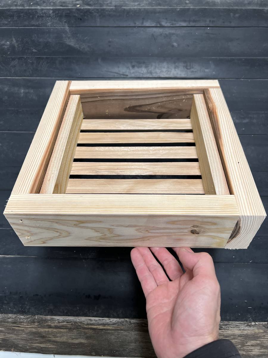 日本みつばち巣箱 黒染め加工 底板2タイプ（夏冬交換）3段重箱 、防寒