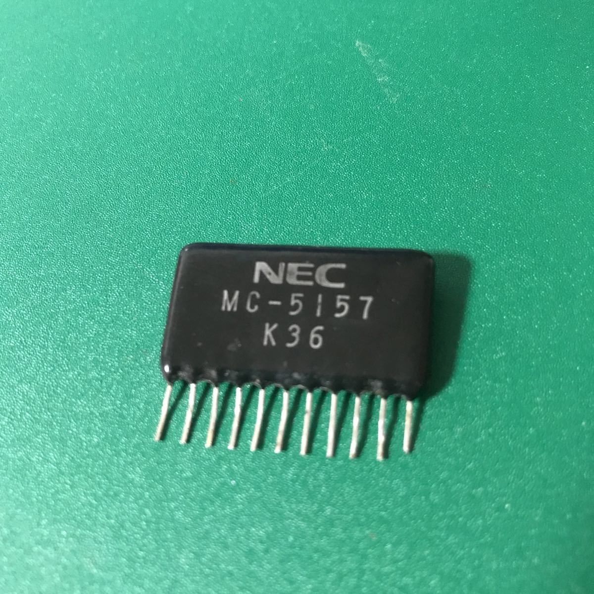 NEC VHFーUHFブロードバンドAMP 30-900MHz広帯域アンプ　MCー5157 1個　中古品_画像1