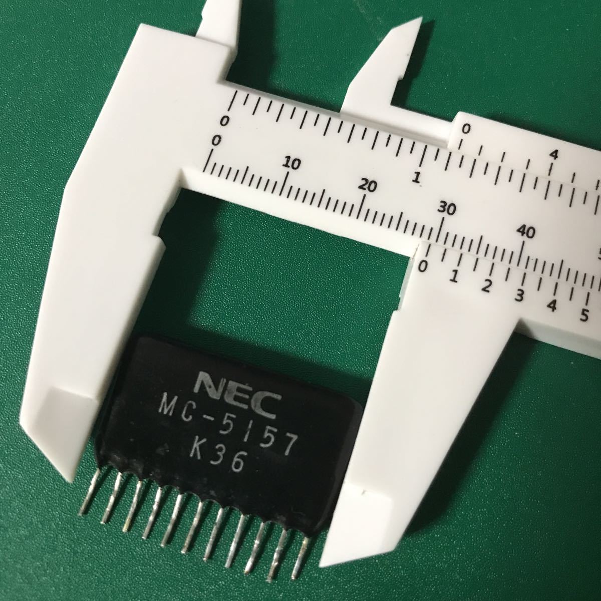 NEC VHFーUHFブロードバンドAMP 30-900MHz広帯域アンプ　MCー5157 1個　中古品_画像2