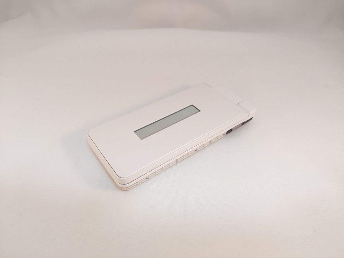 SIMフリー!新品未使用!判定○】SoftBank AQUOSケータイ4 A205SH