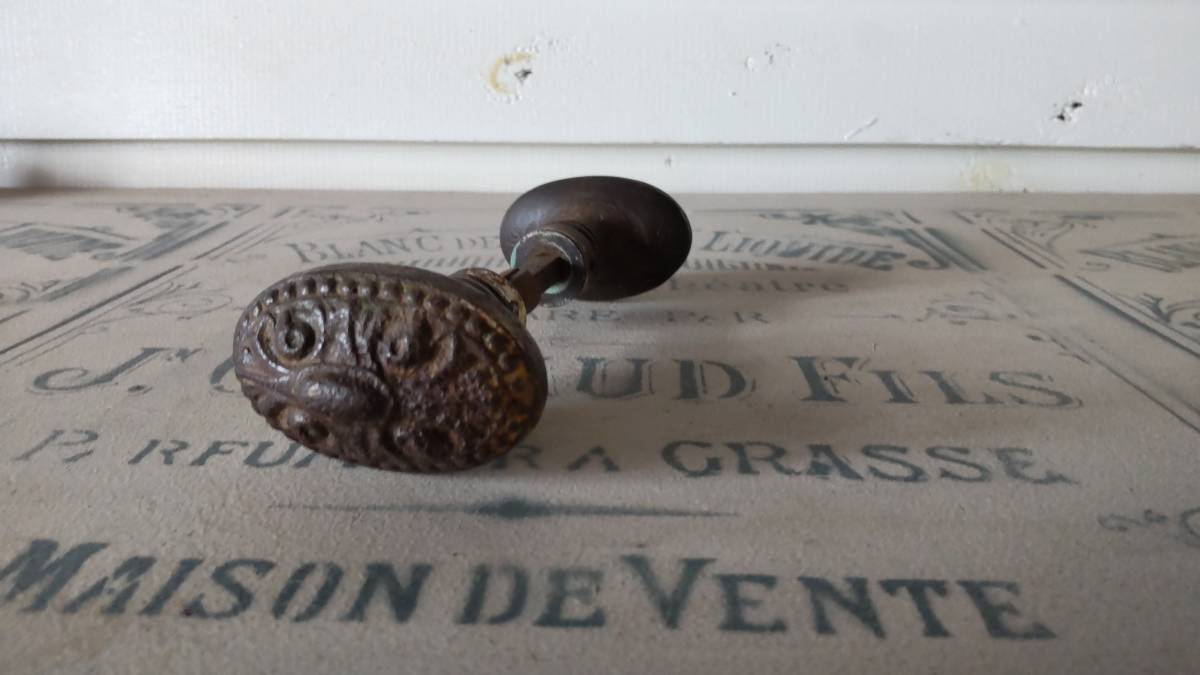 アンティーク　フランスの古い鉄製ドアノブ_画像3