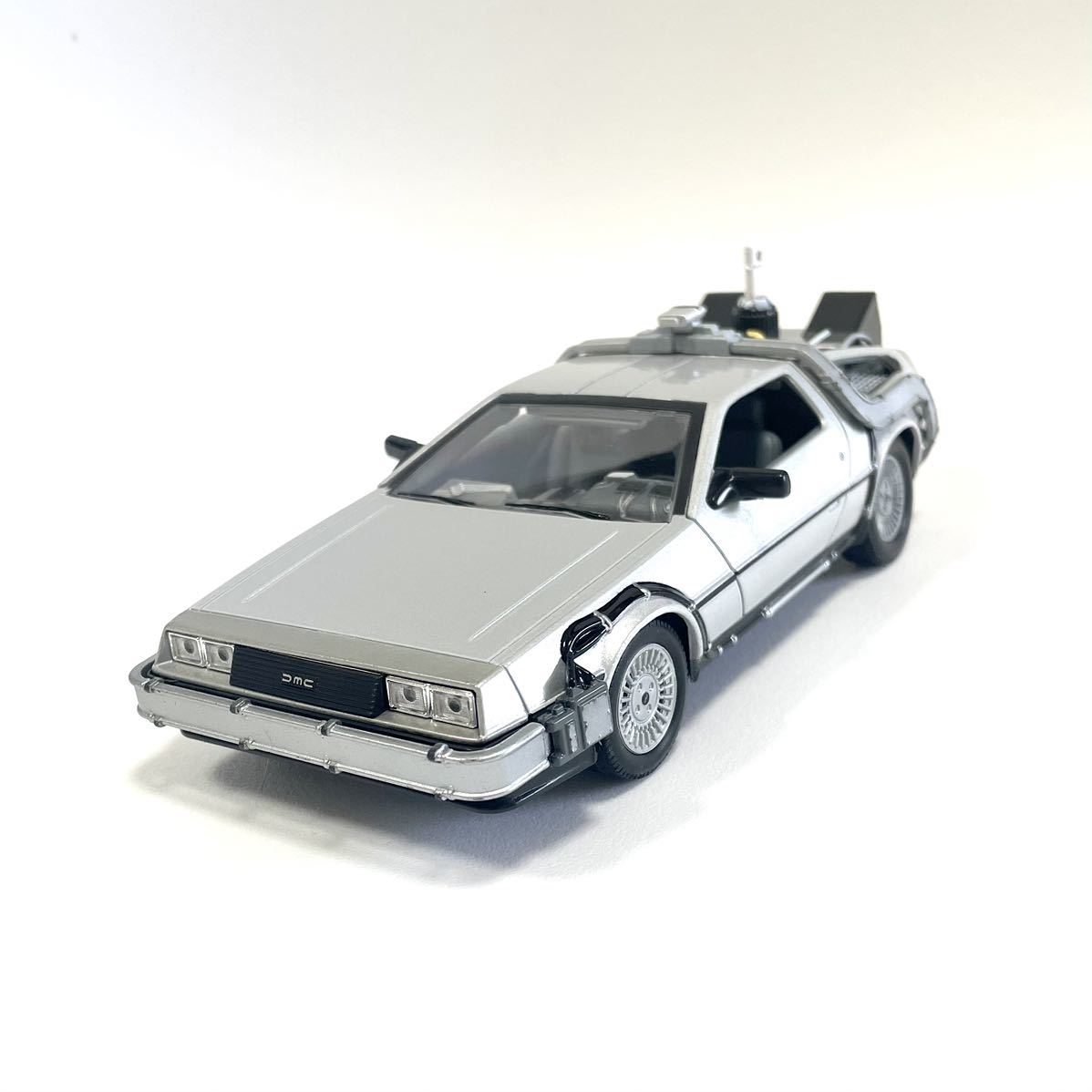 送料0円】 デロリアン ウェリー バックトゥザフューチャー ミニカー