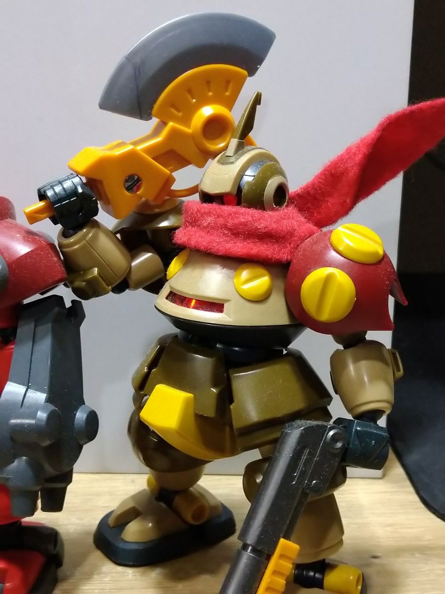 ダンボール戦機 LBXプラモデル 4体&武器セット|Yahoo!フリマ ダンボール戦機 LBXプラモデル 4体&武器セット|Yahoo!フリマ