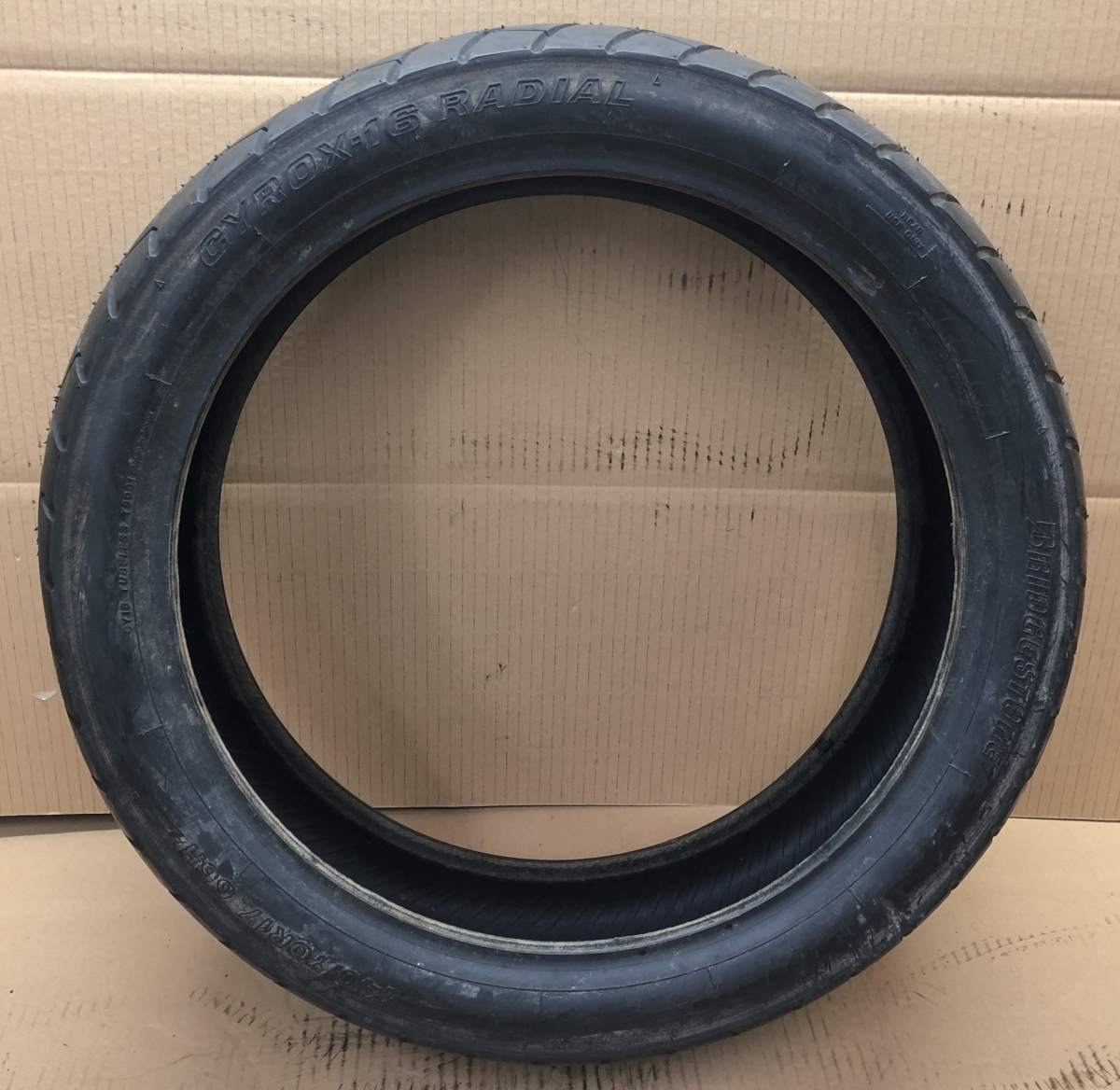 ★訳あり展示品1点限★BRIDGESTONE ブリヂストン●CYROX-16 RADIAL●140/70R17★リア/ラジアル/タイヤ/チューブレス●66H 140/70-17 SA1016_商品画像です。