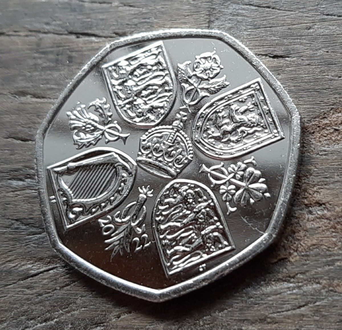 Charles王 チャールズ3世 王の戴冠式英国50ペンスコイン 新デザインイギリス コイン英国2022年8g 27mm
