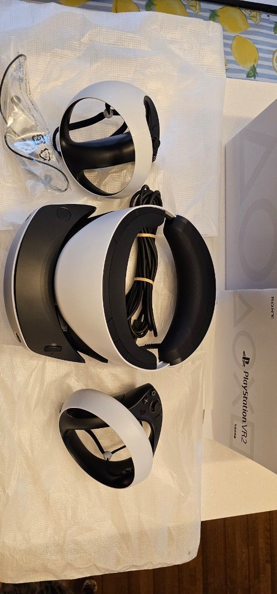 一度のみ使用、新品に近い!!! PlayStation VR2 本体 PSVR2 SONY