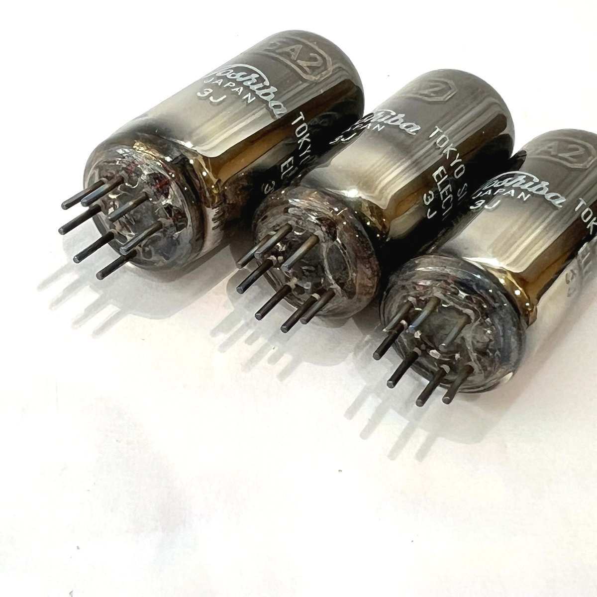 ◆真空管◆東芝 85A2 3本セット 電圧標準管 箱付き 中古 動作未確認_画像3