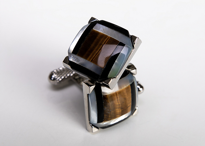 ★カフスボタン ONYX-ART LONDON MOP_14 Tiger's Eye Square Cuffs 真珠貝と天然石タイガーズアイ上品でオーソドックスなお勧め品です_画像4