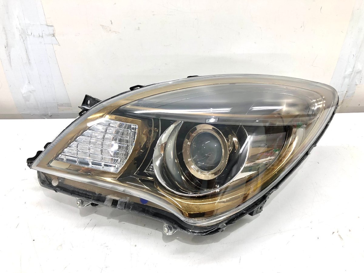 スズキ ソリオ MA15S 純正 ヘッドランプ 左 HID〈インナーゴールド〉LE10G6223 （59A-50ｍ）_画像1