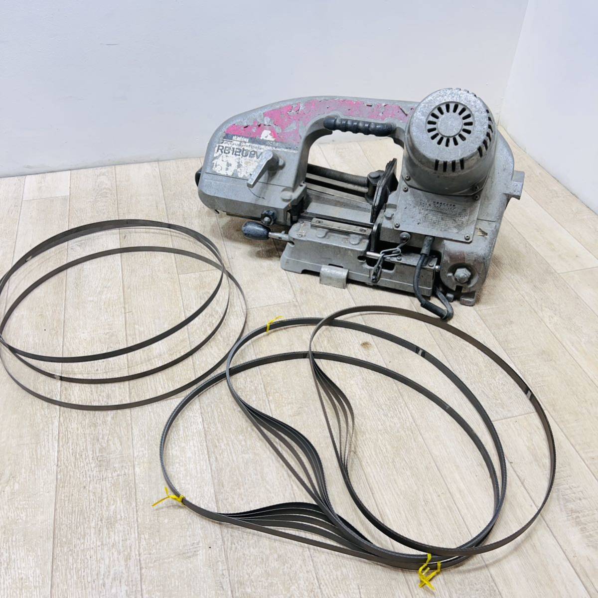 230526-03】売り切り 新ダイワ RB120FV バンドソー 100V電源 切断機
