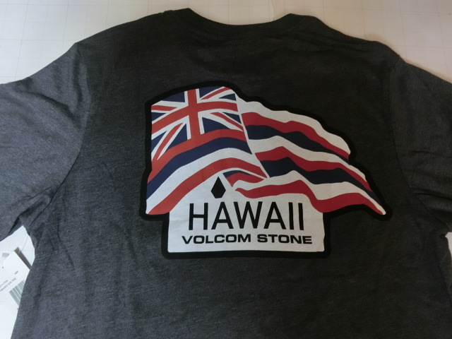 ☆激レア USA購入 【VOLCOM】ボルコム 【GIVEBACK SERIES】【HAWAII VOLCOM STONE 】イギリス国旗系ロゴプリントTシャツUS Sサイズ 黒灰_画像3