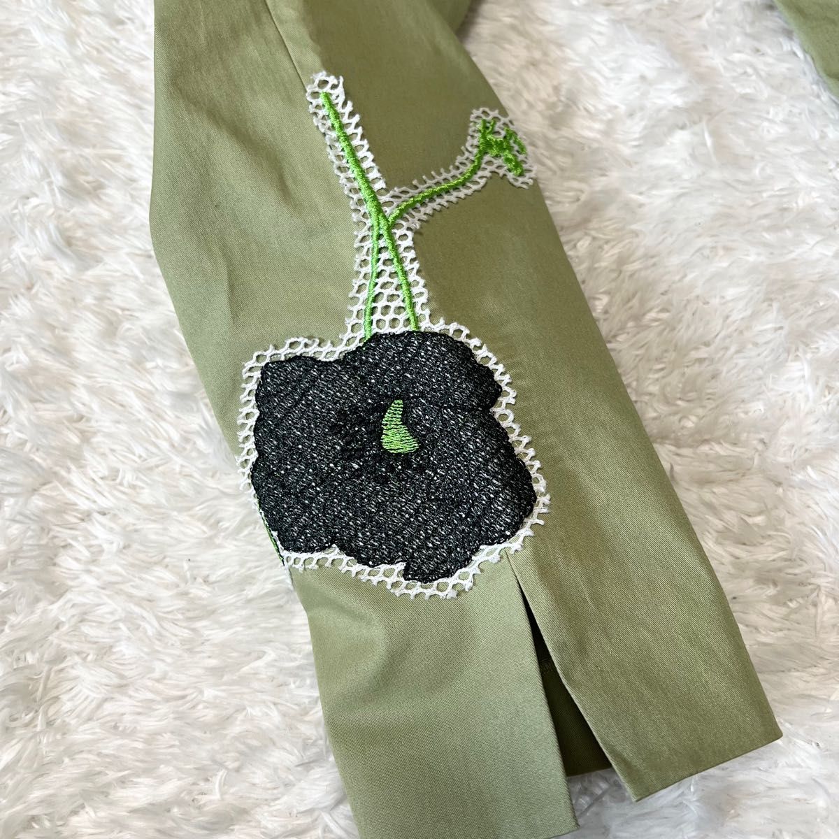 【未使用タグ付き】ヴィヴィアンタム　アンクルパンツ　スキニー　裾刺繍ワッペン　緑