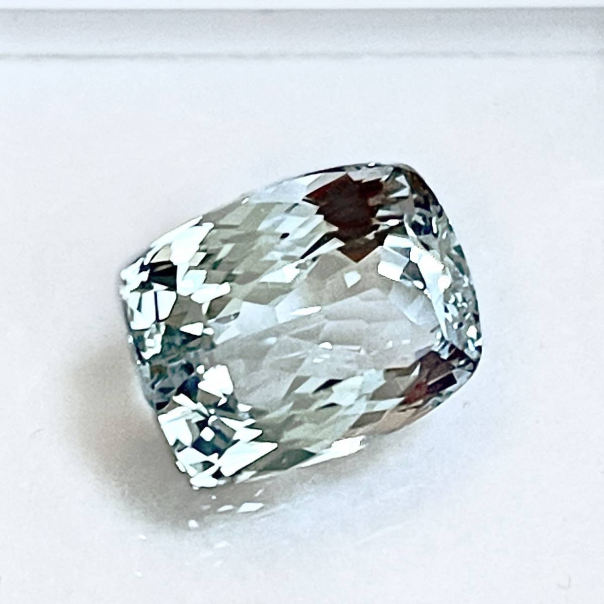 品質検査済 天然 アクアマリン ルース 超大粒 5.65ct 132面カット