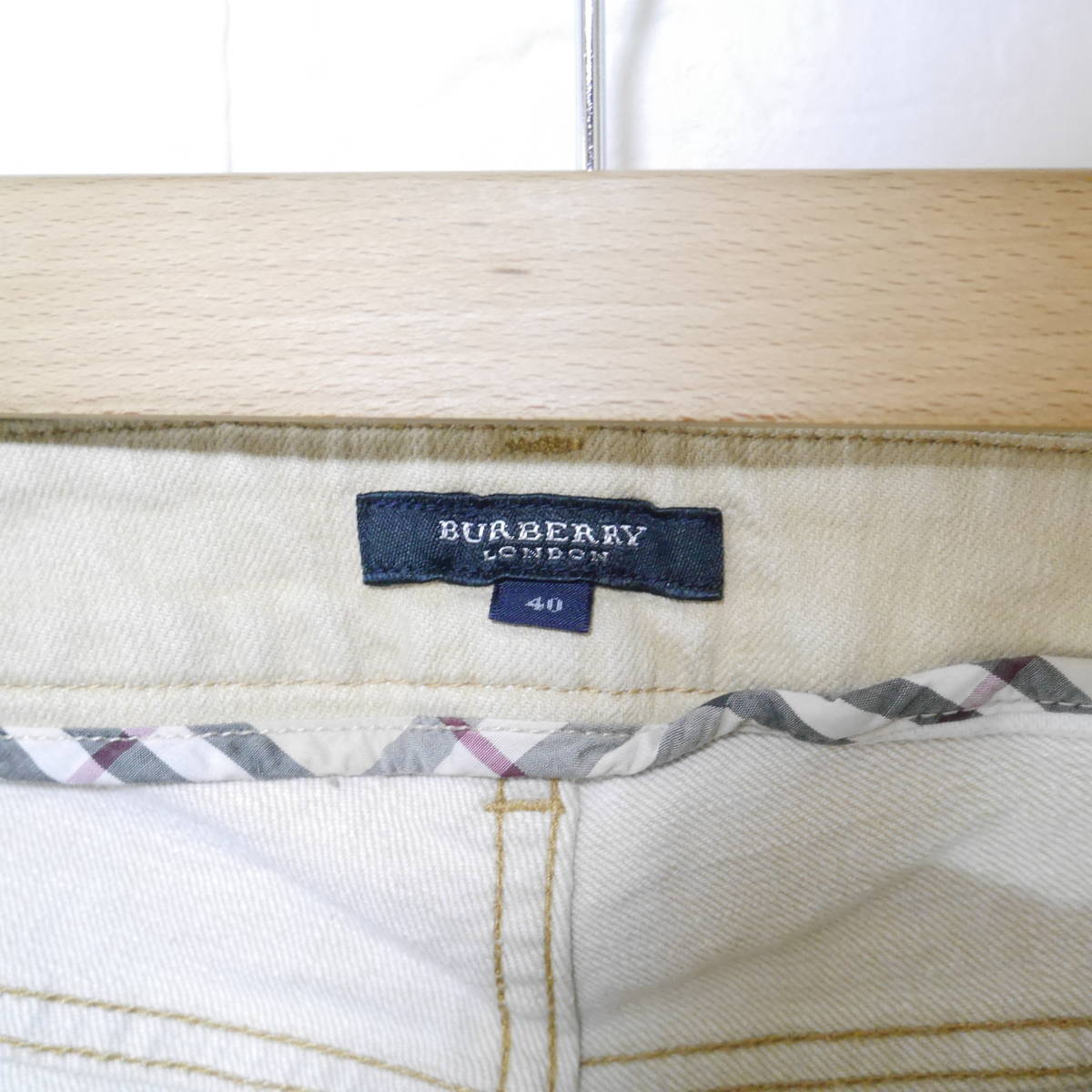 A643 ◇ BURBERRY LONDON | バーバリーロンドン　ボトムス　ベージュ　中古　サイズ４０_画像10