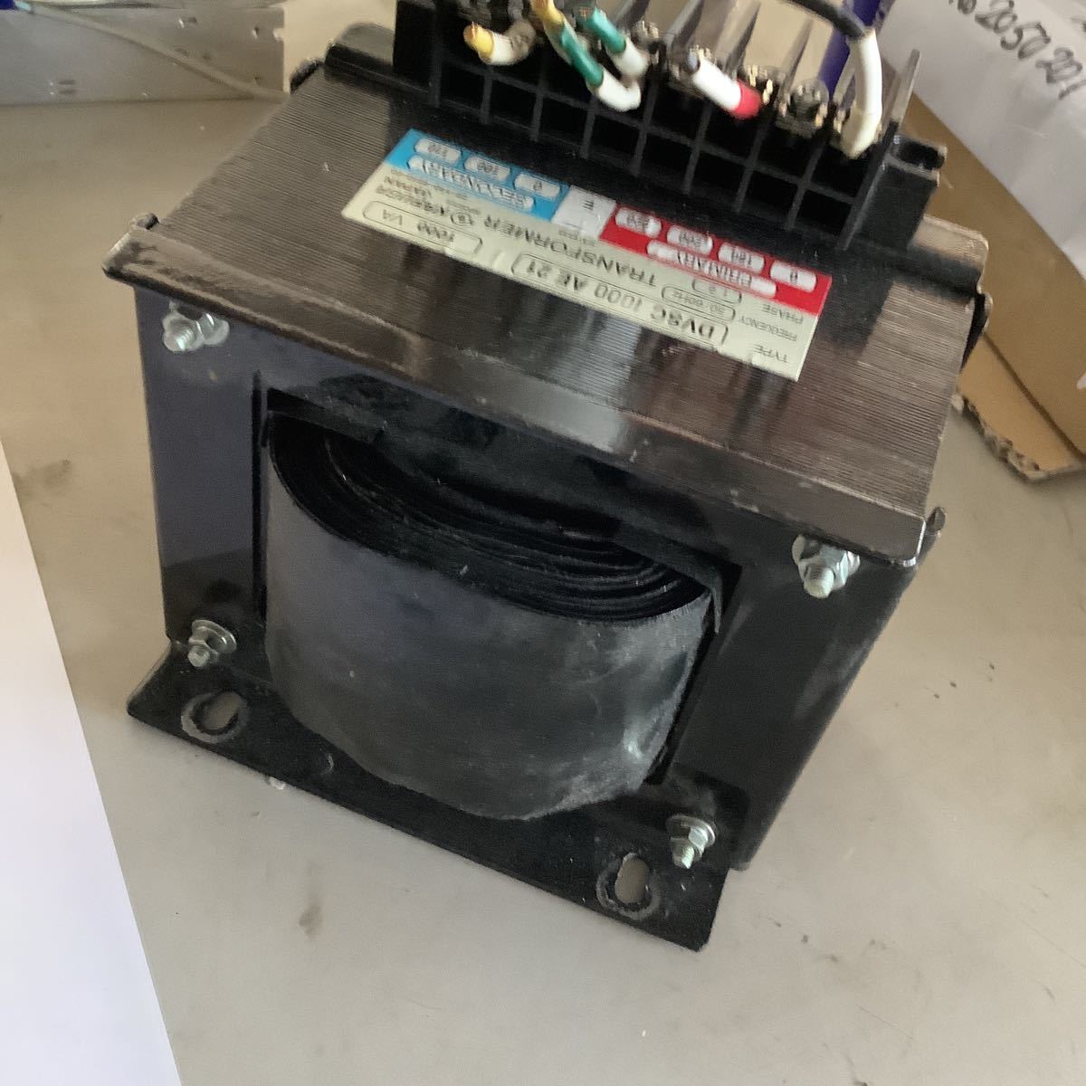 ダウントランス 1000 VA タイプDVSC1000AE 21 中古品動作未確認 ダウントランス 1000 VA タイプDVSC1000AE 21 中古品動作未確認