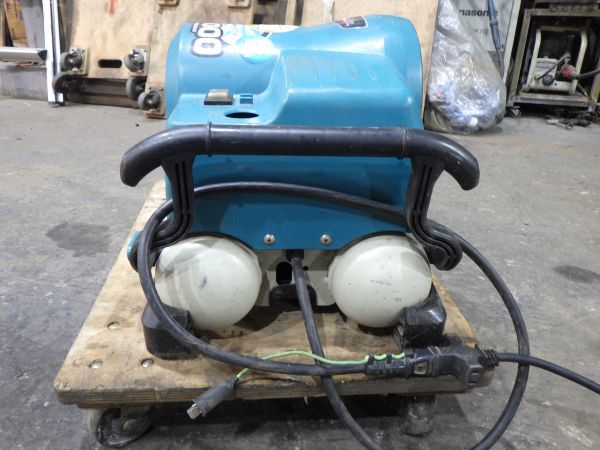 f97▽美品 マキタ エアコンプレッサー AC4000 常圧 高圧 50/60Hz 動作