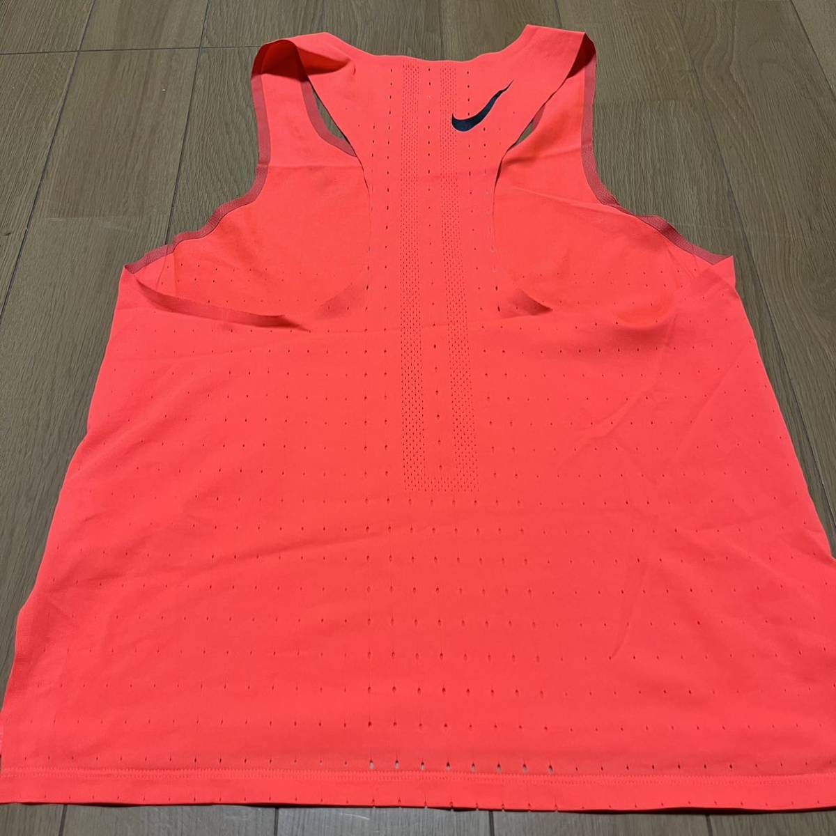 完璧わいふによる NIKE タンクトップ Aeroswift エアロスイフト ナイキ インナー