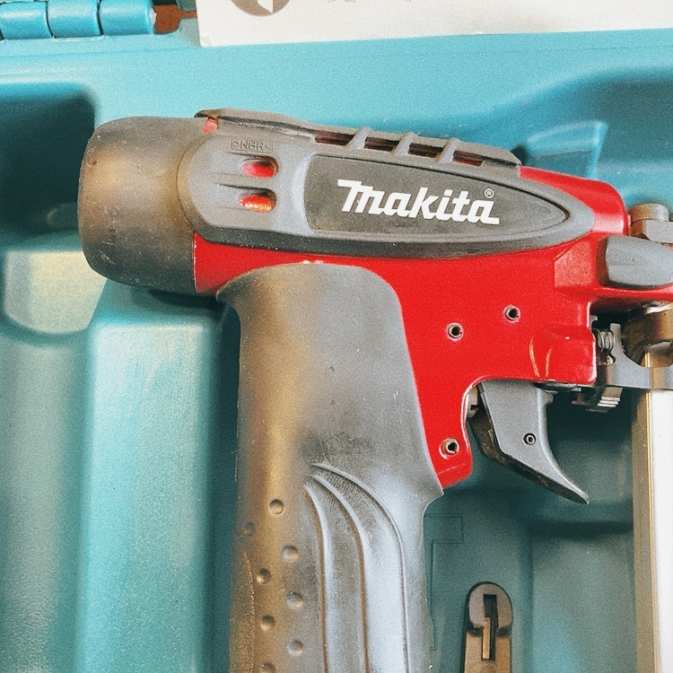 7日保証・整備済】マキタ makita 高圧 ピンタッカ ピンネイラ 7日保証・整備済】マキタ makita 高圧 ピンタッカ ピンネイラ